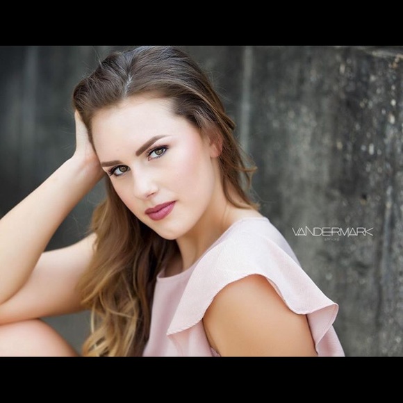 Meet your Posher, Cassidy - Picture 1 of 1